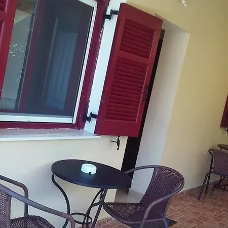 Lägenhet To Agridi *