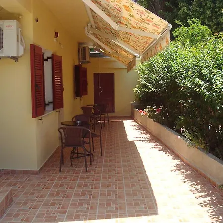 Lägenhet To Agridi *