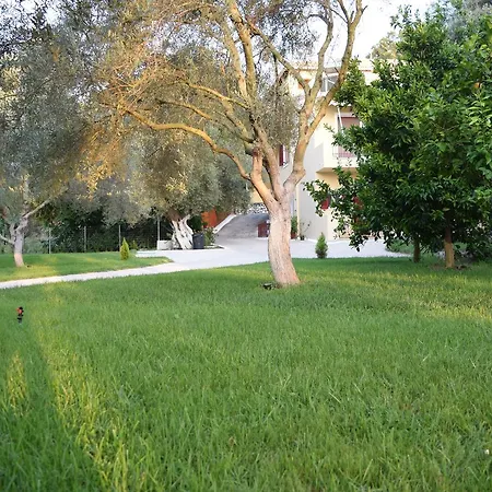 To Agridi Tsoukaládhes