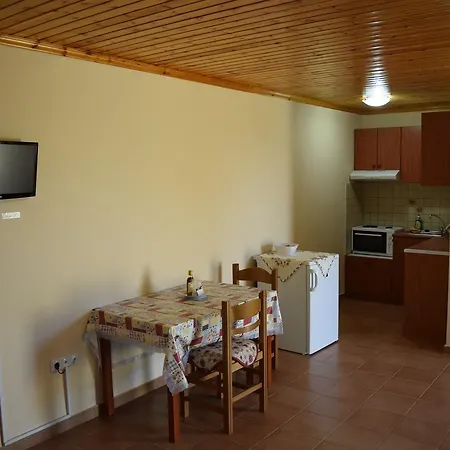 To Agridi Tsoukaládhes