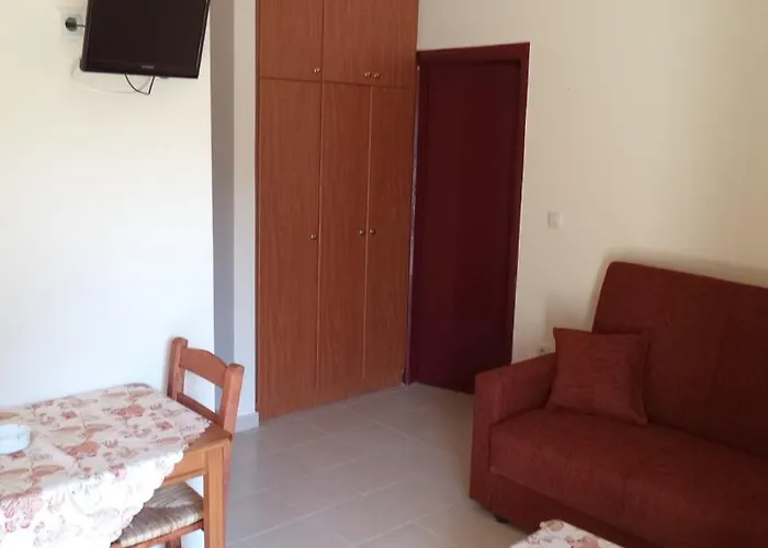 To Agridi * Tsoukaladhes