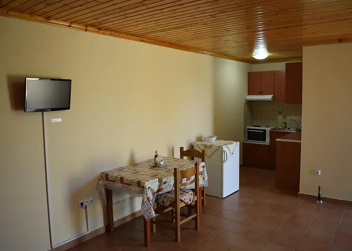 To Agridi Tsoukaladhes