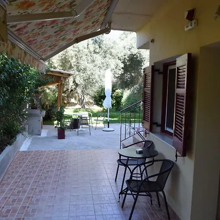 To Agridi * Τσουκαλάδες